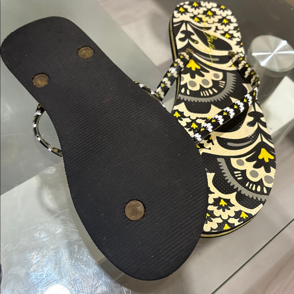 Vera Bradley Flip Flops - Picture 4 of 4